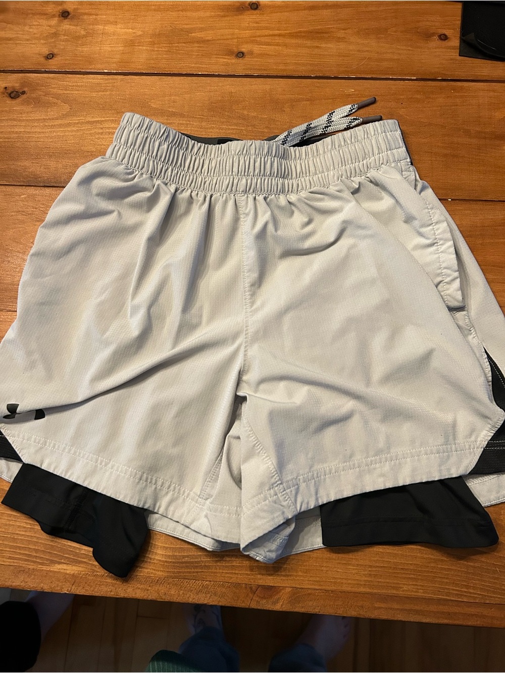 Under Armour Men's Light Gray Athletic Shorts with Black Liner